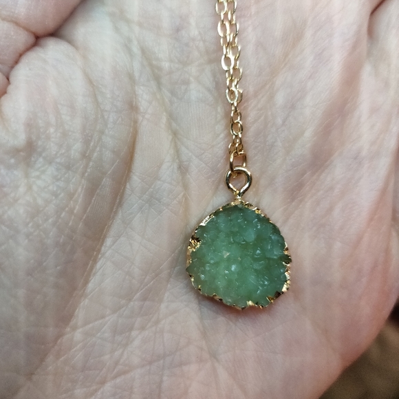 Green aventurine pendant necklace - Picture 3 of 4